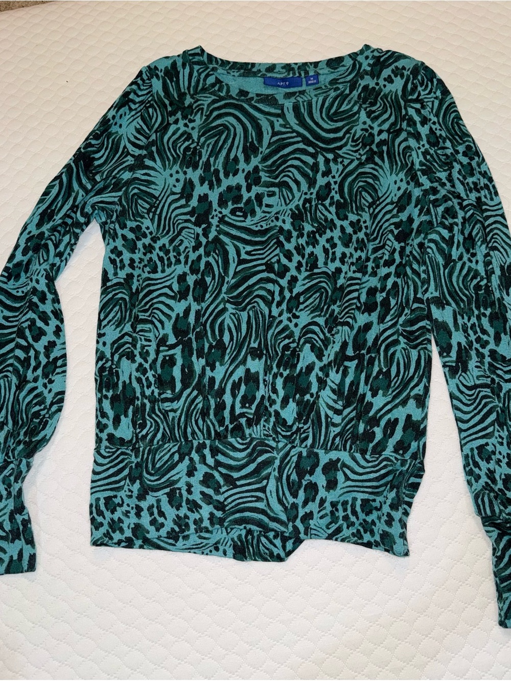 Apt 9 zebra crew neck